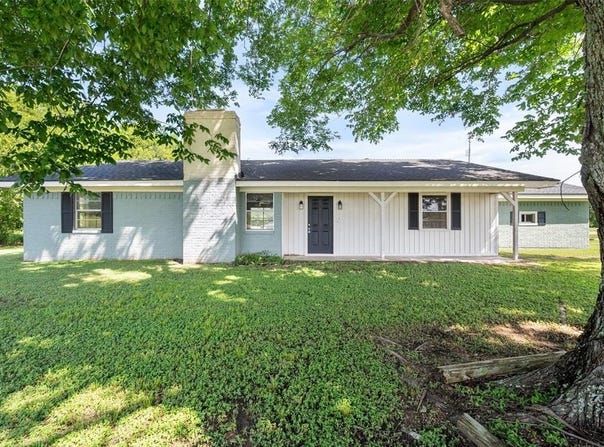 809 S Kerr Street, Blooming Grove, TX 76626