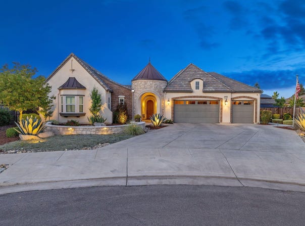3500 W Lark Avenue, Visalia, CA 93291