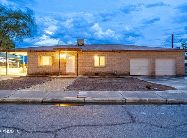 1255 W Hall Avenue, Las Cruces, NM 88005