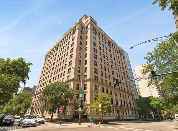 3100 N Sheridan Road 11D, Chicago, IL 60657