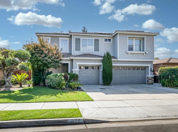 879 Fenmore Avenue, Sanger, CA 93657