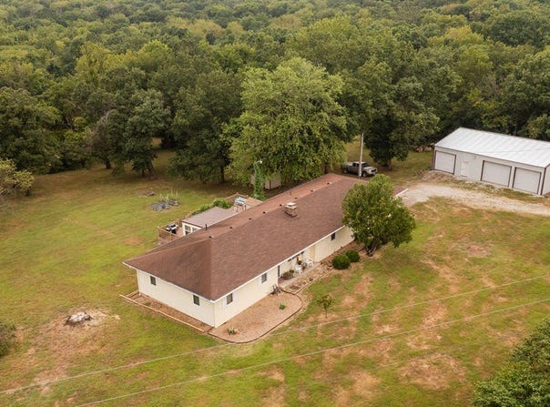 314 E Dade 68, Greenfield, MO 65661