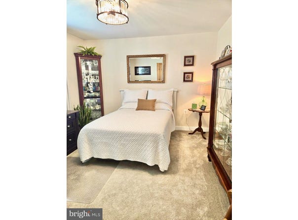 229 PORCH LIGHT LANE, HEDGESVILLE, WV 25427