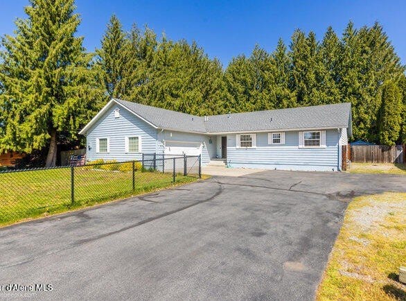 1547 E Stratford Dr, Hayden, ID 83835