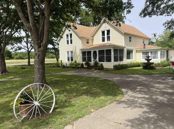904 N Front St, Gillett, AR 72055