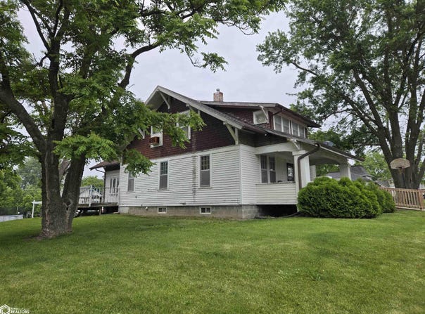 106 S John Street, Moravia, IA 52571