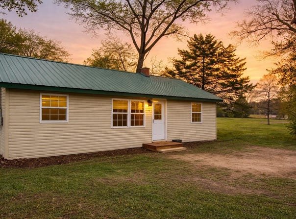 7756 E Roller Ridge, Seligman, MO 65745
