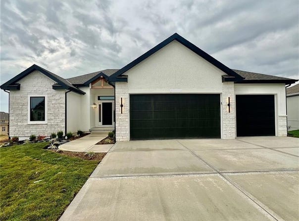 512 Skyview Lane, Liberty, MO 64068