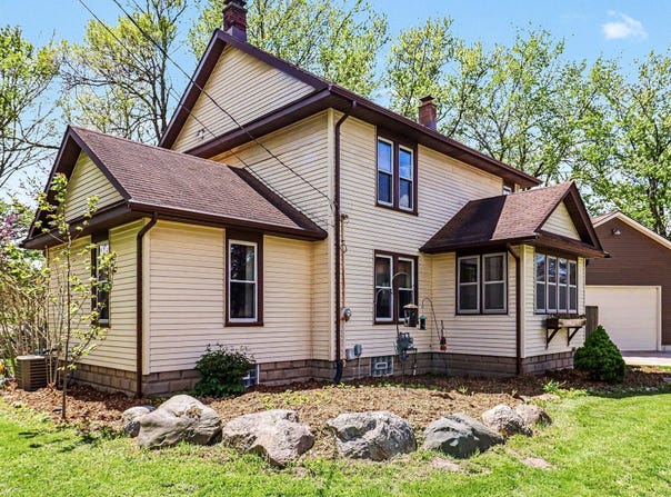 624 Hayes Street NW, Marne, MI 49435