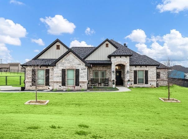 217 Grace Lane, Azle, TX 76020