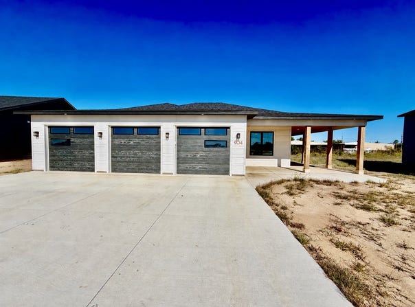 904 Malgretout Parkway, Dodge City, KS 67801