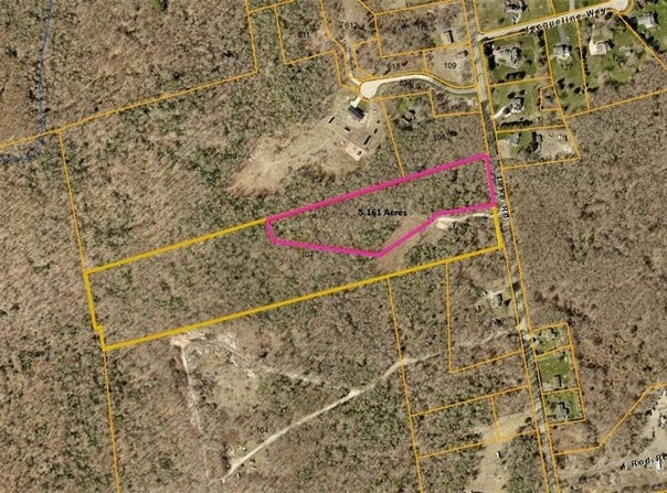 394 Lake Road, Tiverton, RI 02878