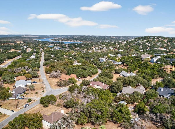 401 Cargill Dr, Spicewood, TX 78669