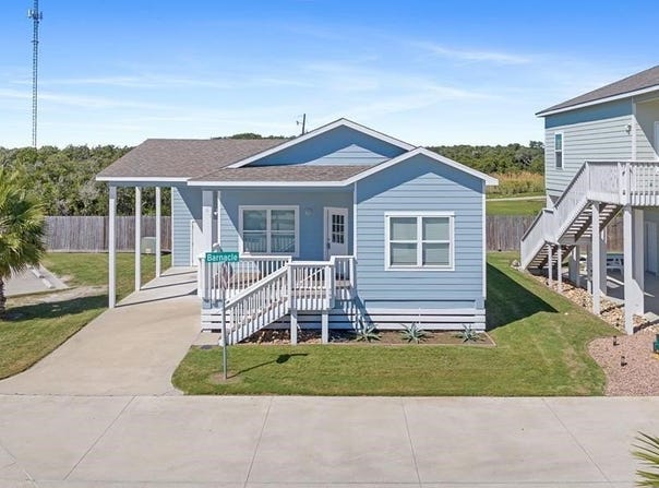 141 Barnacle, Rockport, TX 78382
