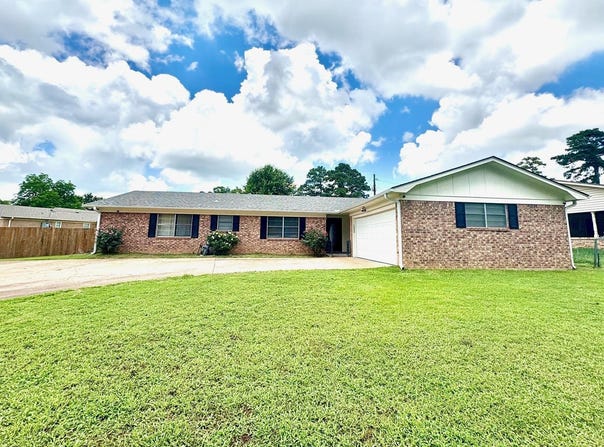 1522 Duncan, Henderson, TX 75654
