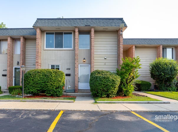 1481 N Saxony Drive SE, Grand Rapids, MI 49508