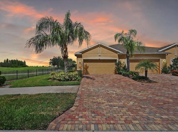 821 CHIPPER DRIVE, SUN CITY CENTER, FL 33573