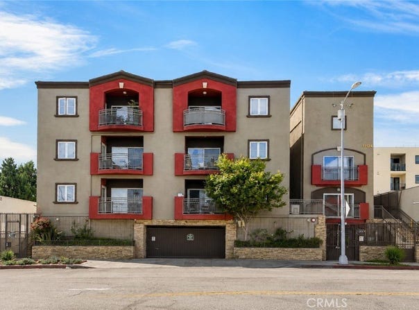 11124 Burbank Street, North Hollywood, CA 91601