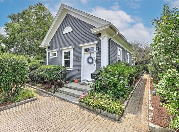 53 AVON Street, Somerset, MA 02726