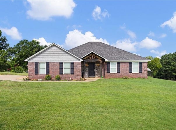 107 Kordsmeier  LN, Morrilton, AR 72110
