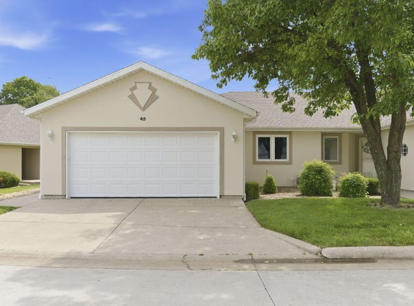 3925 S Jefferson Avenue, Springfield, MO 65807