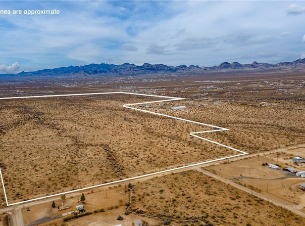 012 W Chino Drive, Golden Valley, AZ 86413