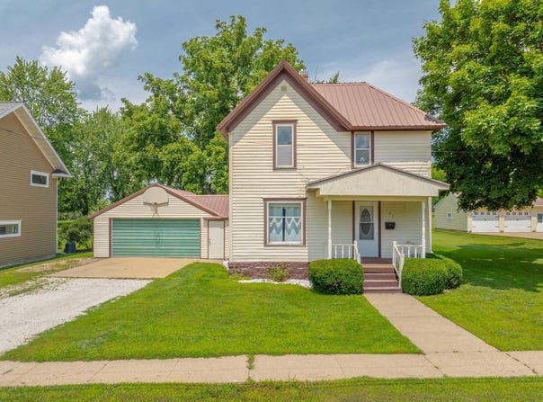 102 E 8th Street, Sumner, IA 50674