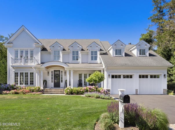 8 Holly Tree Lane, Rumson, NJ 07760