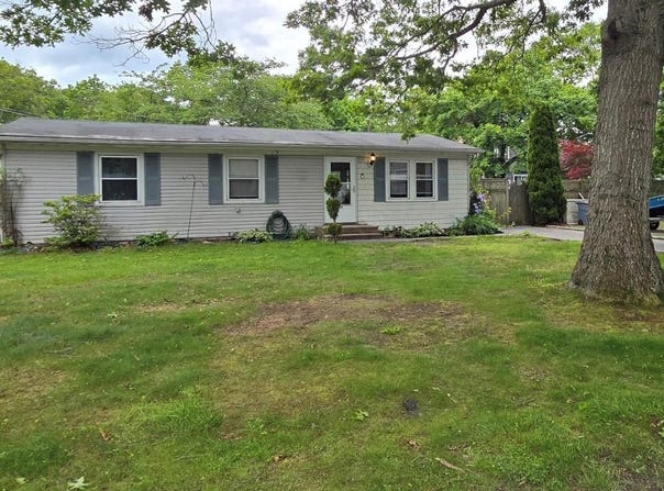 16 Sagewood Drive, Shirley, NY 11967