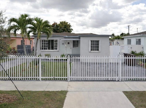 538 E 13th St, Hialeah, FL 33010