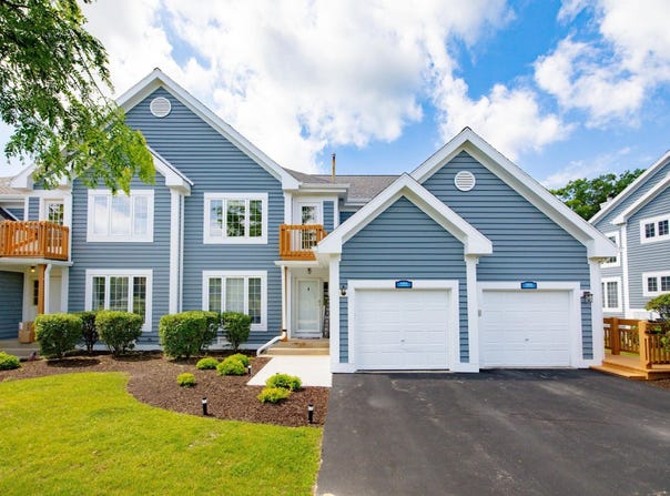 1065 Lakeland Drive, Lake Geneva, WI 53147-5017