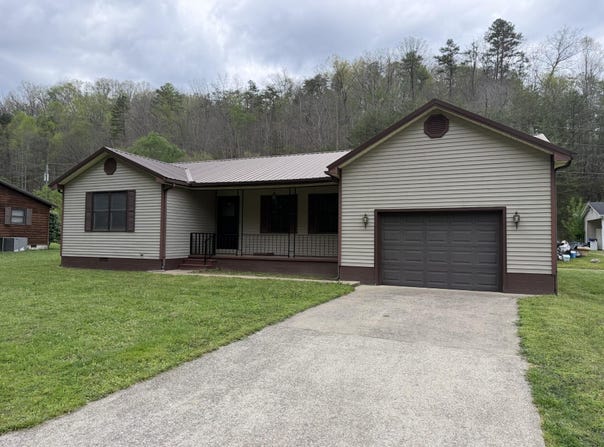 84 Bee Fork Road, Prestonsburg, KY 41653