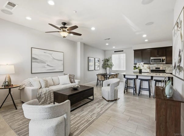 2326 Sentinel Ln, San Marcos, CA 92078