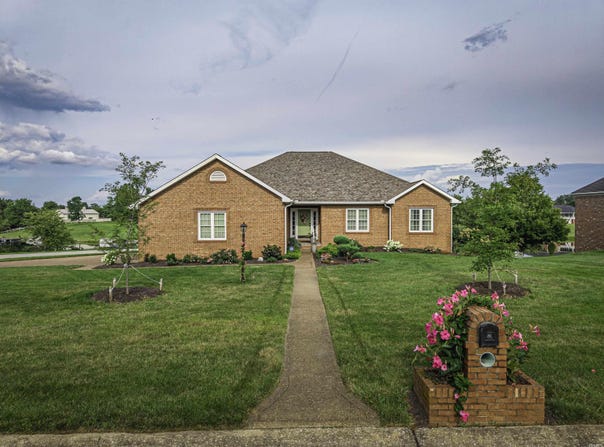 2688 Briarcliff Drive, Newburgh, IN 47630