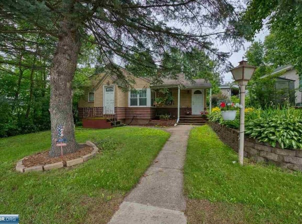 818 Douglas Ave, Eveleth, MN 55734-0000