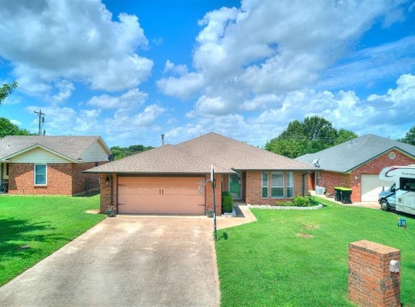 1189 N Blue Ridge Drive, Purcell, OK 73080
