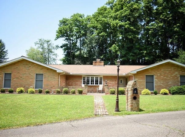 6 Lakeview Drive, Wheeling, WV 26003