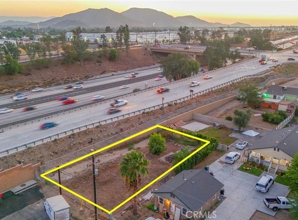 10176 Vine, Bloomington, CA 92316