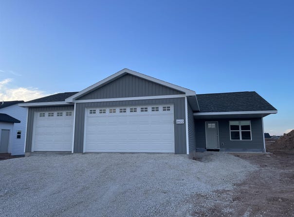 2022 WHITE DOVE Lane, KAUKAUNA, WI 54130