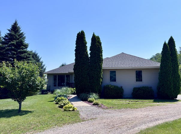 69361 Carls Road, Sturgis, MI 49091