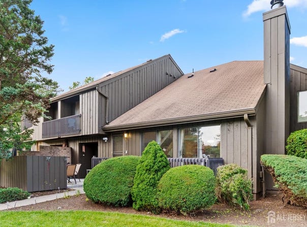 438 Westgate Drive, Edison, NJ 08820