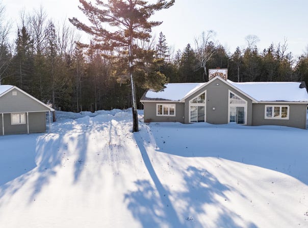 414 S Stoney Point Drive, Manistique, MI 49854