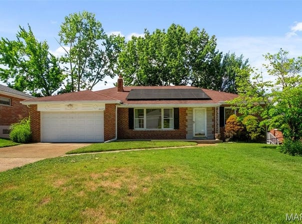 10634 Larkspur Drive, St Louis, MO 63123