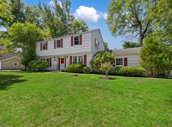 6 Armstrong Ave, Ramsey Boro, NJ 07446-2416