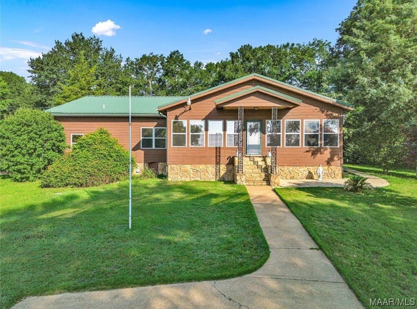 813 Lake Region Circle, Wetumpka, AL 36092