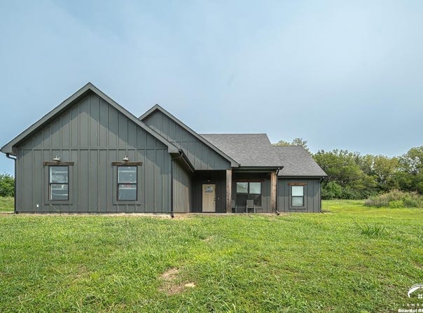 1714 SE Herschell Road, Tecumseh, KS 66542-9593