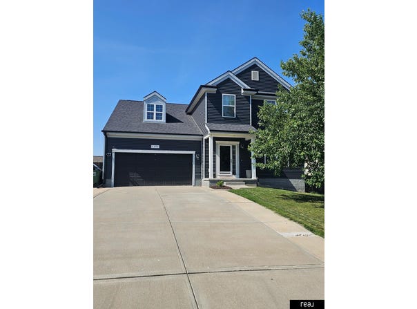 6456 Elm Hurst Drive, Papillion, NE 68157