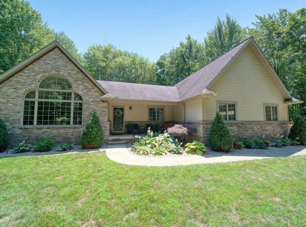 8185 S Jackson Road, Jackson, MI 49201
