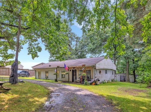 125 Aiken Ln, Mars, PA 16046