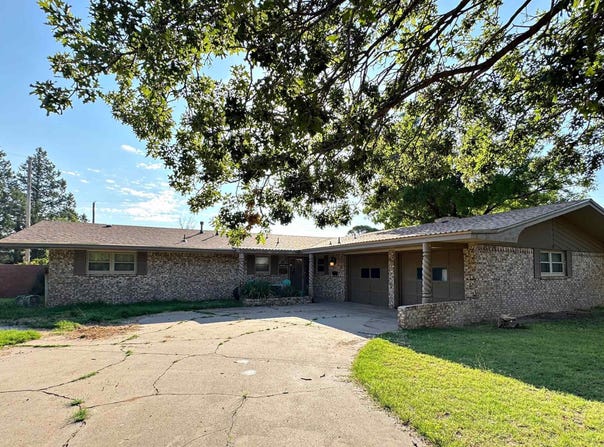 205 Floyd Golden Circle, Portales, NM 88130